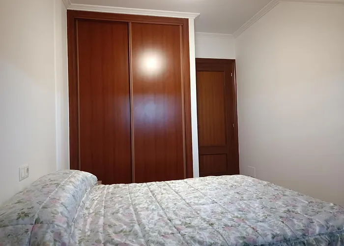 Atico Con 3 Habitaciones En Poio