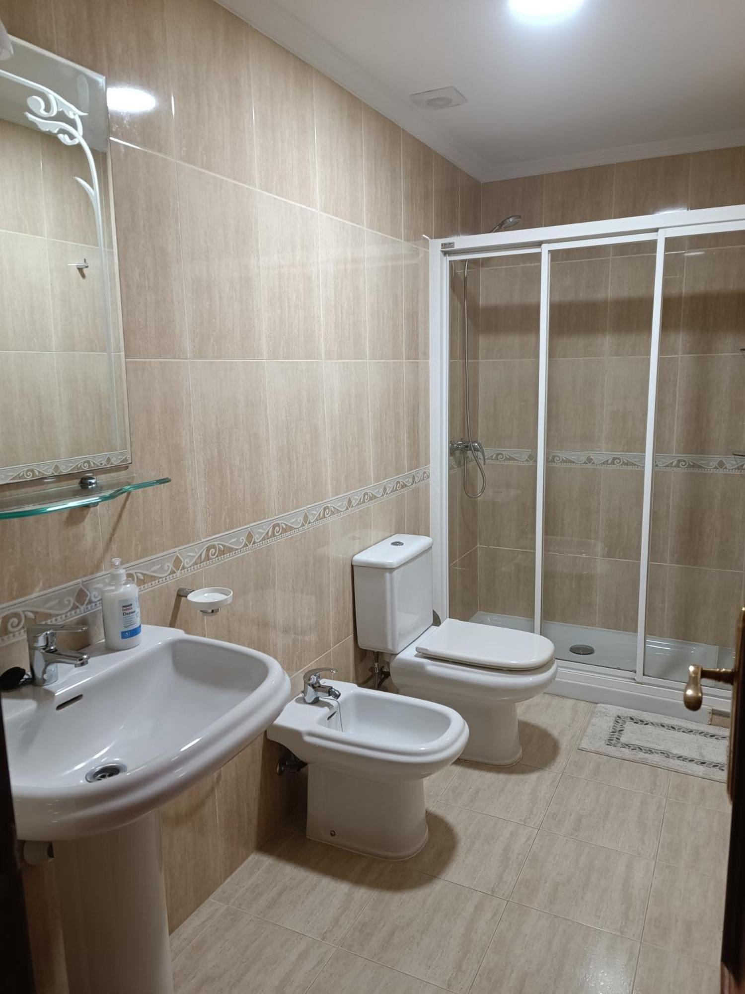 Apartment Atico Con 3 En Poio