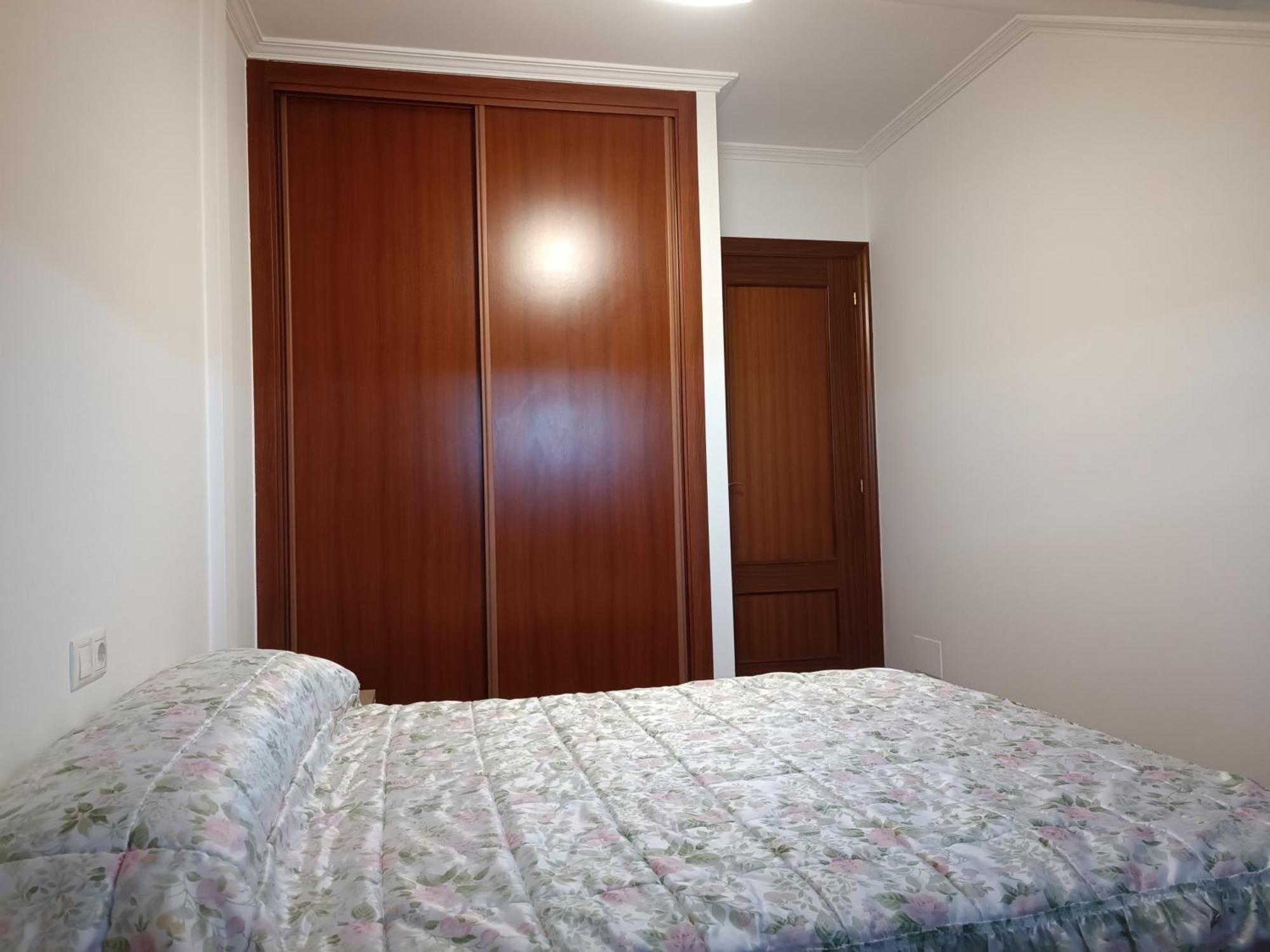 Apartment Atico Con 3 En Poio